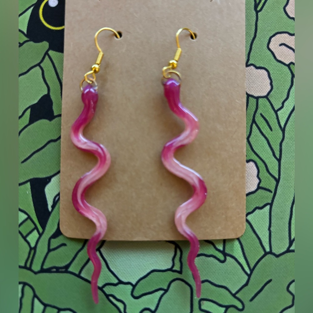 Pink ombré snake earrings.